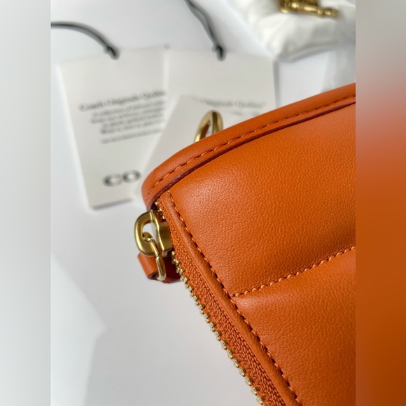 Coach Quilted Canyon Swinger 20 - Picture 3 of 4